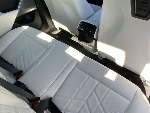 Used 2025 BMW 530i RWD image 14