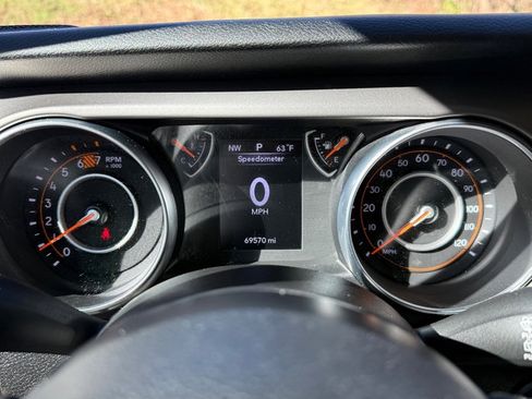 Used 2020 Jeep Wrangler Sport image 19