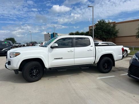 Used 2021 Toyota Tacoma SR5 RWD image 7