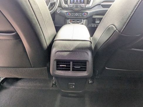 Used 2024 GMC Terrain SLT image 13