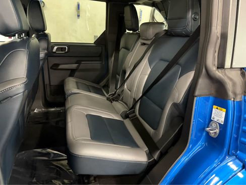 Used 2024 Ford Bronco Outer Banks AWD/4WD image 21