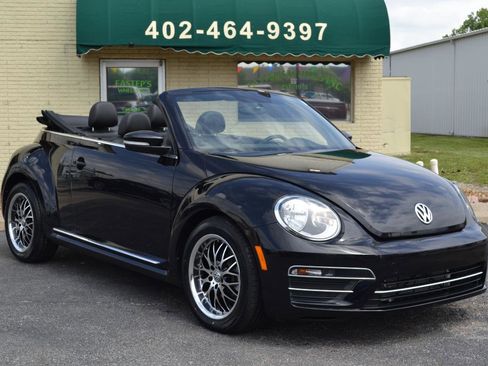 Used 2019 Volkswagen Beetle 2.0T S FWD image 9