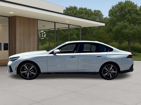 Used 2026 BMW 530i w/ M Sport Package RWD image 13