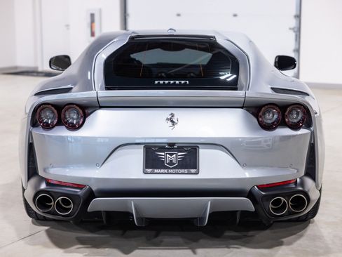 Used 2019 Ferrari 812 Superfast RWD image 8