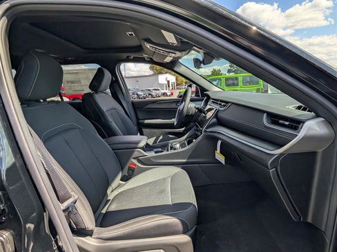 New 2025 Jeep Grand Cherokee Laredo X w/ Luxury Tech Group I image 6