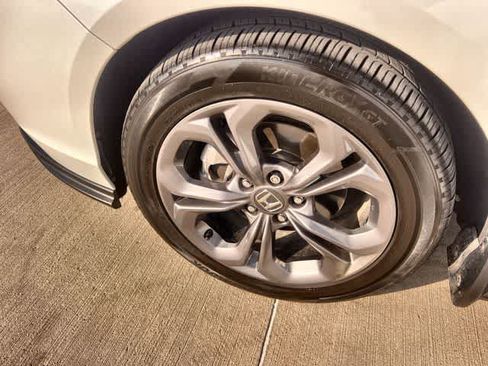Used 2023 Honda Accord EX image 9