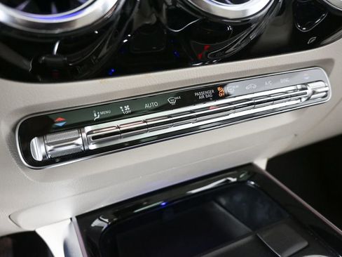 Certified 2021 Mercedes-Benz GLA 250 image 14