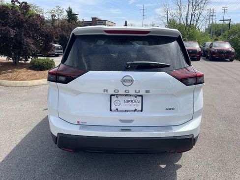 New 2026 Nissan Rogue SV w/ Cold Weather Package AWD/4WD image 4