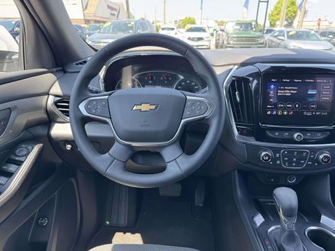 Used 2023 Chevrolet Traverse LT AWD/4WD image 17