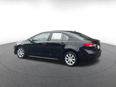 Used 2025 Toyota Corolla LE image 10