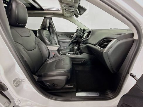 Used 2019 Jeep Cherokee Limited AWD/4WD image 26