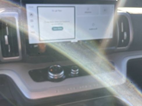 New 2025 Ford Expedition Active image 12