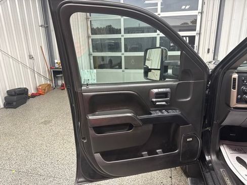 Used 2017 GMC Sierra 3500 Denali w/ Duramax Plus Package AWD/4WD image 8