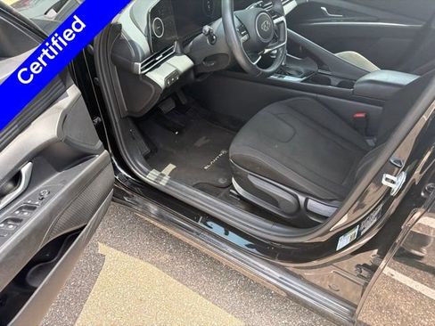 Used 2023 Hyundai Elantra SEL w/ Convenience Package FWD image 8