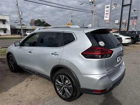 Used 2018 Nissan Rogue SL image 9