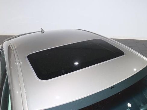 Used 2021 Lexus ES 300h w/ Luxury Package image 16