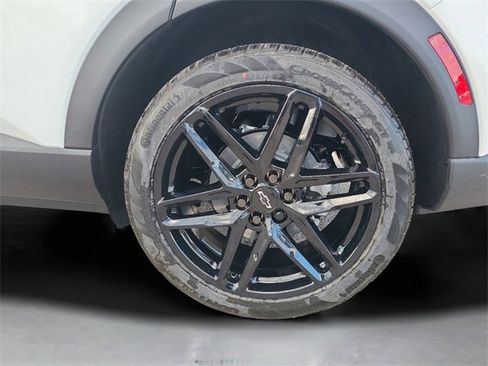 New 2026 Chevrolet Equinox EV LT image 12