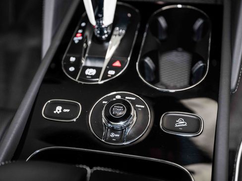 Used 2024 Bentley Bentayga S V8 image 40