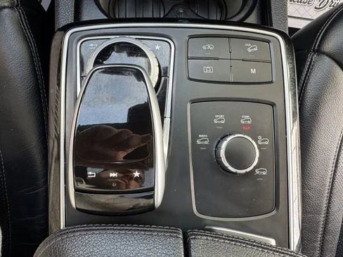 Used 2018 Mercedes-Benz GLS 450 4MATIC image 38