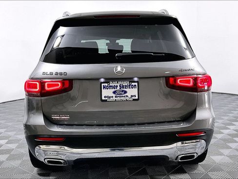 Used 2022 Mercedes-Benz GLB 250 4MATIC w/ Premium Package Lite image 4