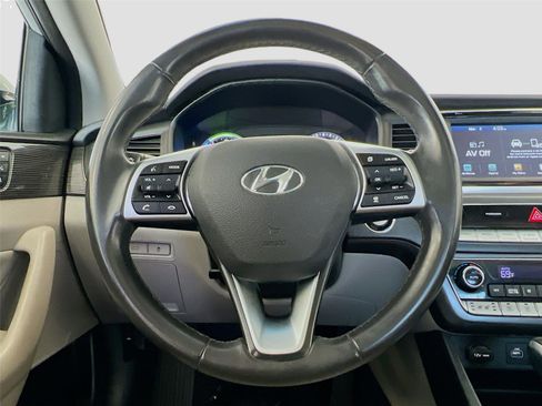 Used 2019 Hyundai Sonata Limited image 17