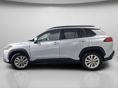 Certified 2024 Toyota Corolla Cross LE image 21