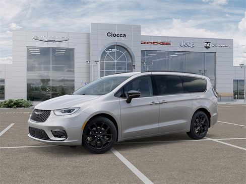New 2026 Chrysler Pacifica Select image 3
