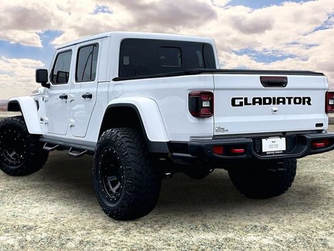 Used 2020 Jeep Gladiator Rubicon AWD/4WD image 4
