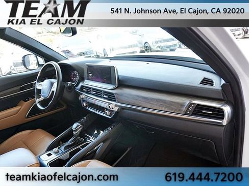 Certified 2022 Kia Telluride SX w/ Towing Package FWD image 11