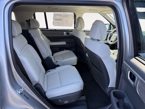 New 2026 Hyundai Santa Fe Calligraphy w/ Tow & Go Package AWD/4WD image 18