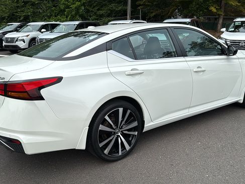 Certified 2021 Nissan Altima 2.5 SR w/ SR Premium Package image 25