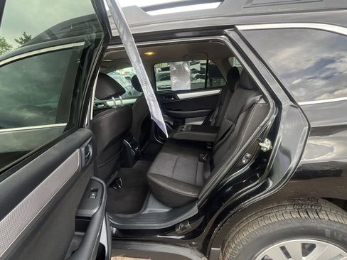 Used 2018 Subaru Outback 2.5i Premium AWD/4WD image 18