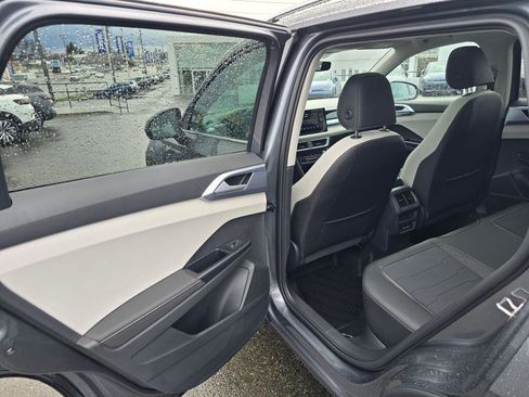 New 2026 Volkswagen Taos SE AWD/4WD image 36
