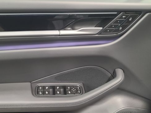 New 2026 Porsche Macan 4 Electric AWD/4WD image 14