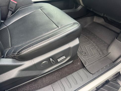 Used 2017 Ford F150 Lariat w/ Equipment Group 502A Luxury image 27