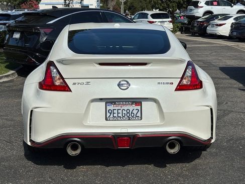 Used 2019 Nissan 370Z NISMO RWD image 4