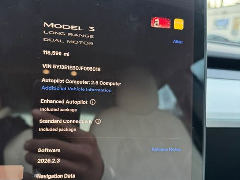 Used 2018 Tesla Model 3 Long Range image 17