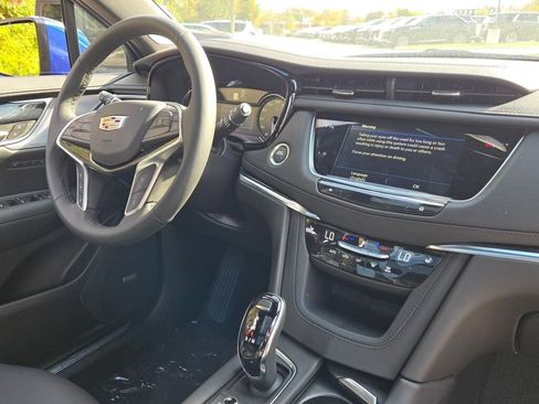 New 2025 Cadillac XT5 Premium Luxury FWD image 7