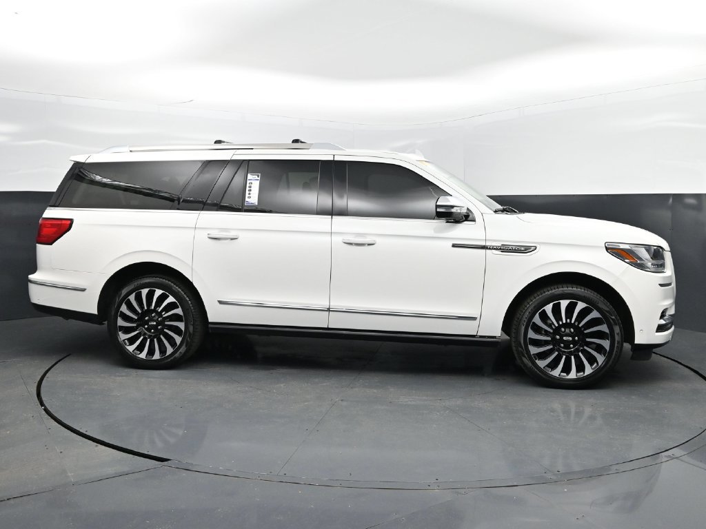 Used 2021 Lincoln Navigator L Black Label w/ Cargo Convenience Package AWD/4WD image 28