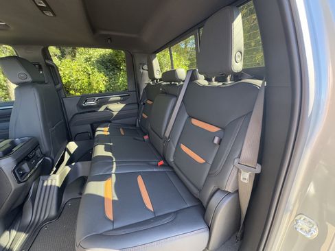 New 2026 GMC Sierra 2500 AT4 w/ AT4 Premium Plus Package image 24