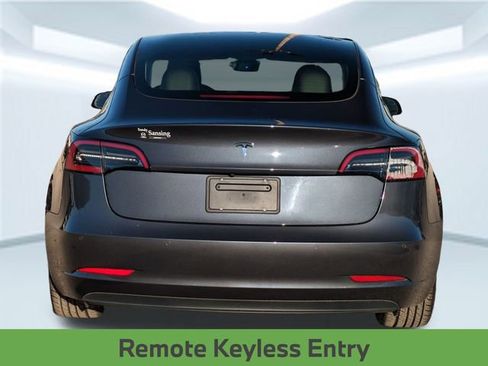 Used 2021 Tesla Model 3 Standard Range Plus image 5