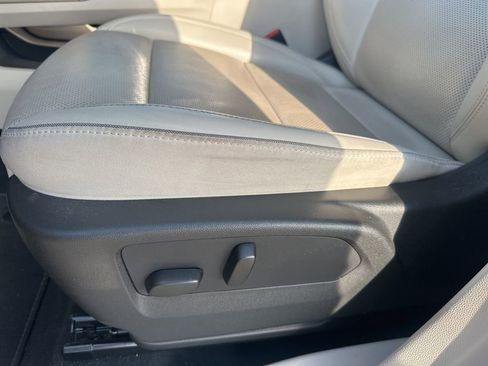 Used 2023 Buick Envision Essence image 6