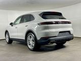 Certified 2024 Porsche Cayenne image 3