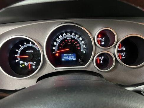 Used 2012 Toyota Sequoia Platinum image 27