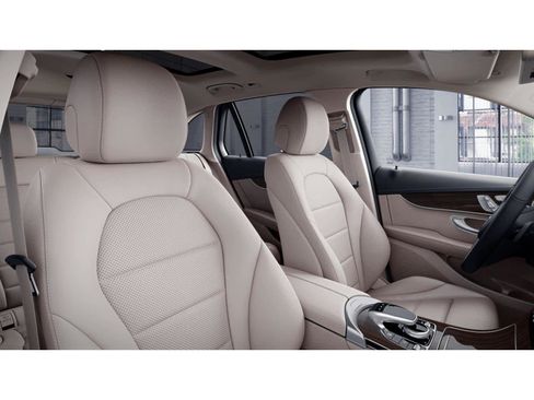 Used 2017 Mercedes-Benz GLC 300 image 4