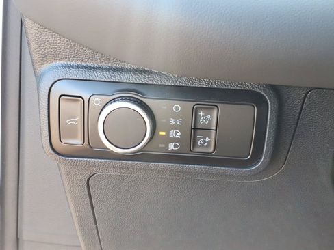 Used 2026 Ford Explorer Active AWD/4WD image 22