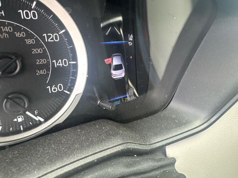 Used 2022 Toyota Corolla LE FWD image 10