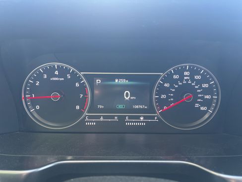 Used 2021 Kia Sorento LX image 2