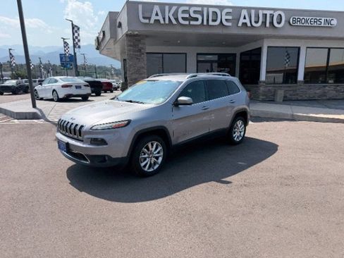 Used 2016 Jeep Cherokee Limited AWD/4WD image 3