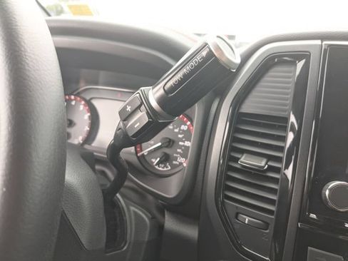 Used 2023 Nissan Titan PRO-4X w/ Pro-4x Convenience Package AWD/4WD image 20